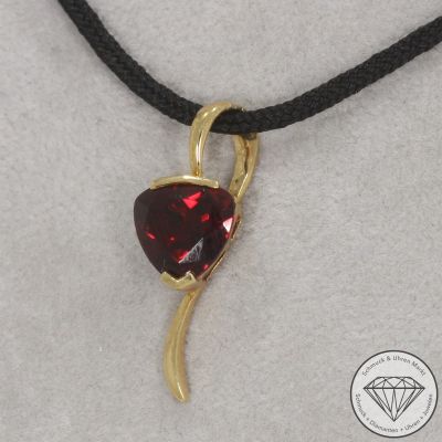 Wert 750 € Granat Anhänger in 750er 18 K Gelbgold - 107148