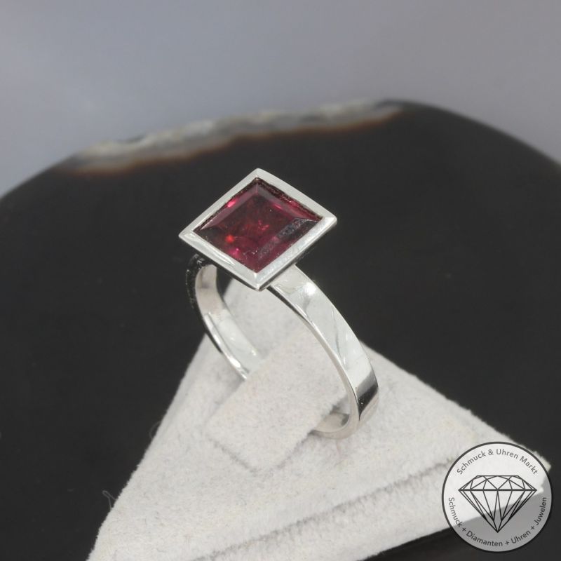 Wert 1750 € Rhodolith Ring in 750er 18 K Weißgold - 101767