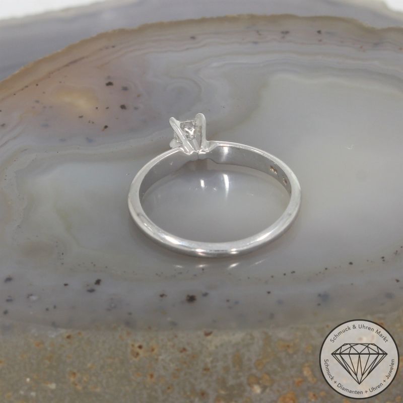 Wert 650 € Solitär Diamant Ring (ca. 0,10 carat) in 417er 10 K Weißgold - 105832
