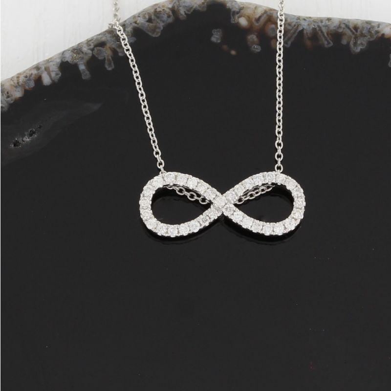Wert 1250 € Brillant Anhänger (0,15 carat) mit Kette in 750er 18 K Weißgold L.42,0 + 45,0 cm - H1021