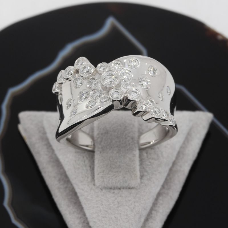 Wert 5490 € Brillant Ring (0,77 carat) in 585er 14 Karat Weißgold – H225