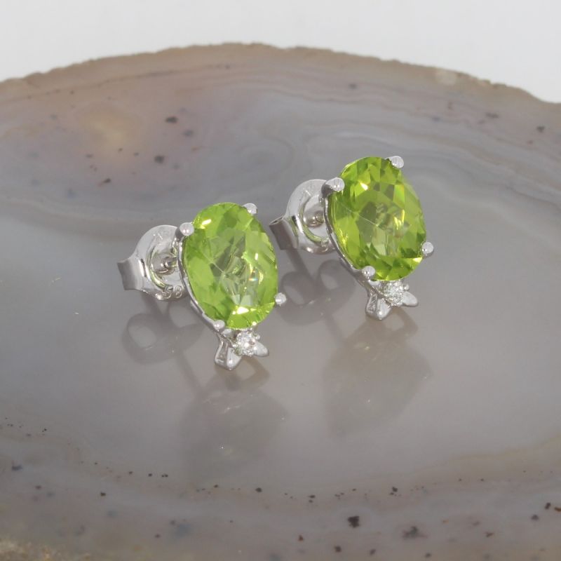 Wert 630 € Brillant Peridot Ohrstecker Ohrringe in 585er 14 K Weißgold - H396