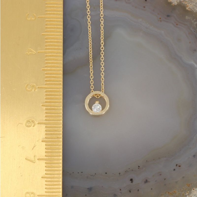 Wert 750 € Solitär Brillant Anhänger mit Kette (0,06 carat) in 585er 14 K Gelbgold - H1213