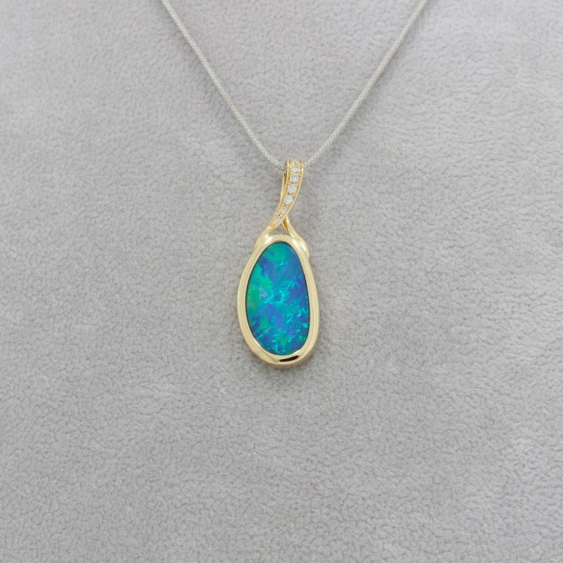 Wert 2150 € Brillant Opal Anhänger in 585er 14 K Gelbgold - 84450