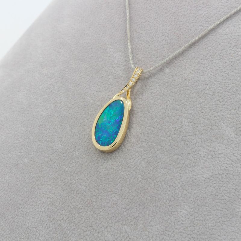 Wert 2150 € Brillant Opal Anhänger in 585er 14 K Gelbgold - 84450