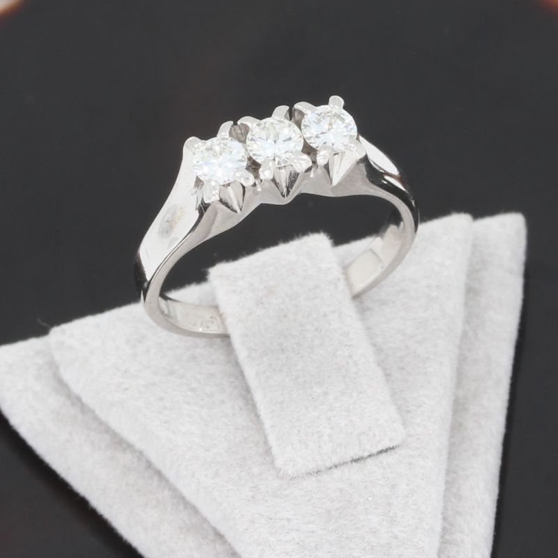 Wert 1900 € Brillant Ring (ca.0,41 carat) in 585er 14 K Weißgold - 86330