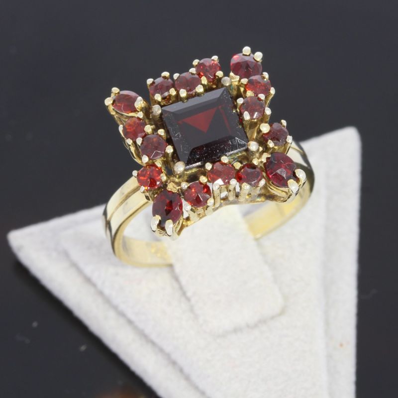Wert 1150 € Granat Ring in 585er 14 K Gelbgold - 87309