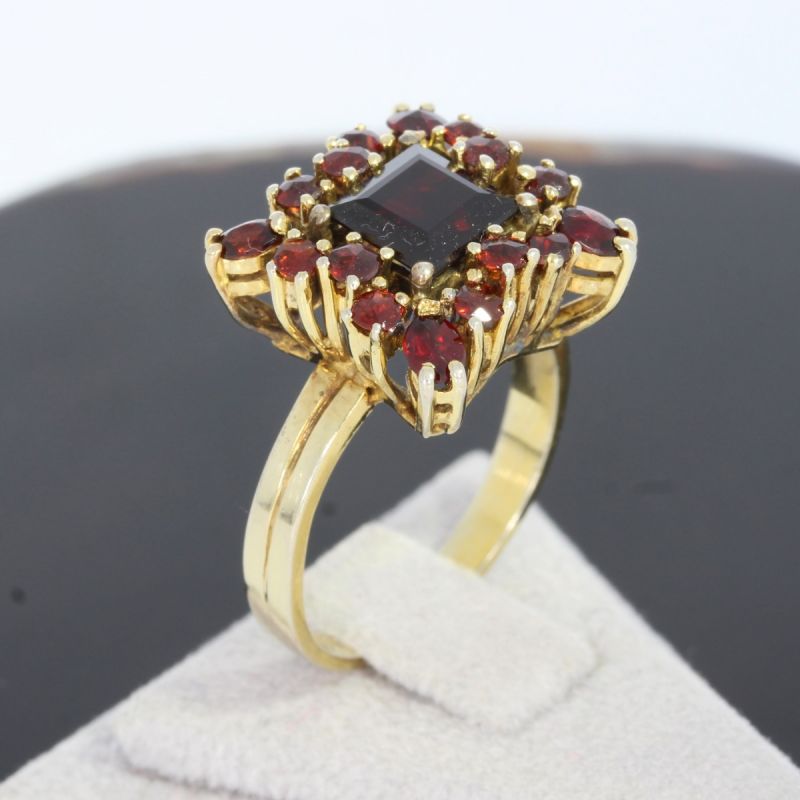 Wert 1150 € Granat Ring in 585er 14 K Gelbgold - 87309