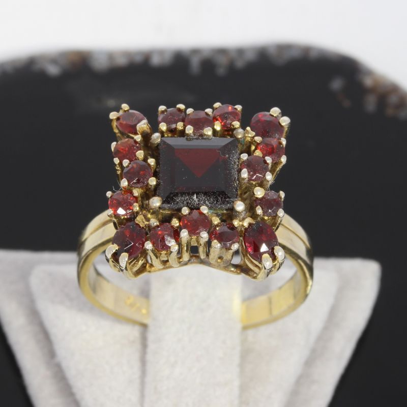 Wert 1150 € Granat Ring in 585er 14 K Gelbgold - 87309
