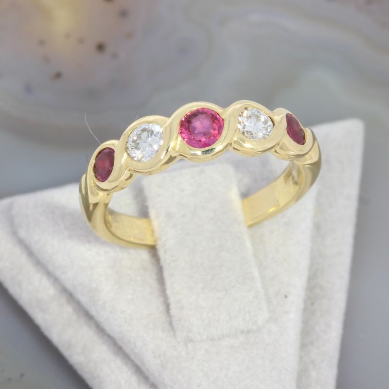 Wert 2100 € Brillant Rubin Ring in 750er 18 K Gelbgold - 87630