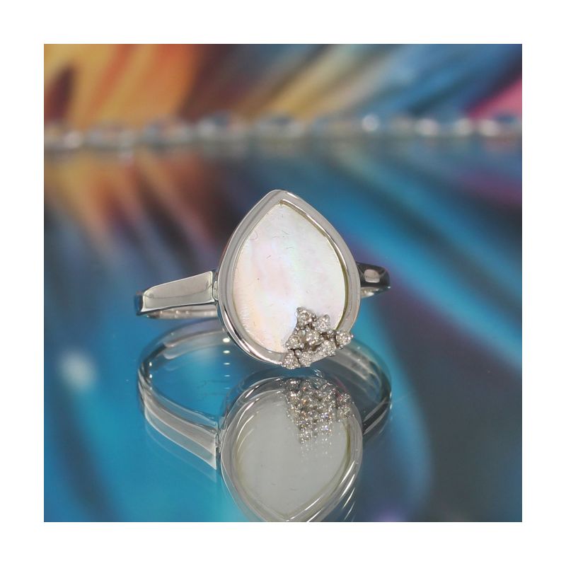 Wert 750 € Brillant Perlmutt Ring in 750er 18 K Weißgold - 88085
