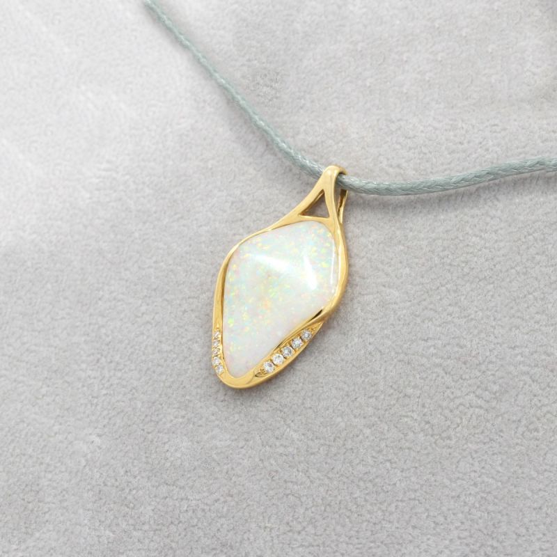 Wert 3050 € Brillant Opal Anhänger ohne Kette 750er/18 Karat Gelb Gold Länge 2,9 cm – 88099