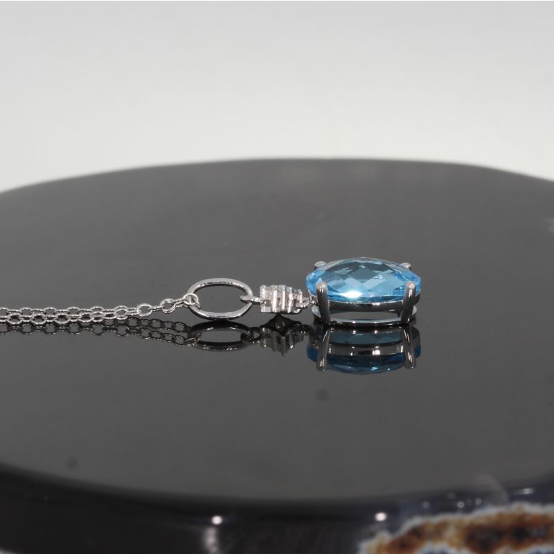 Wert 770 € Brillant Topas Anhänger mit Kette in 750er 18 K Weißgold - H1633