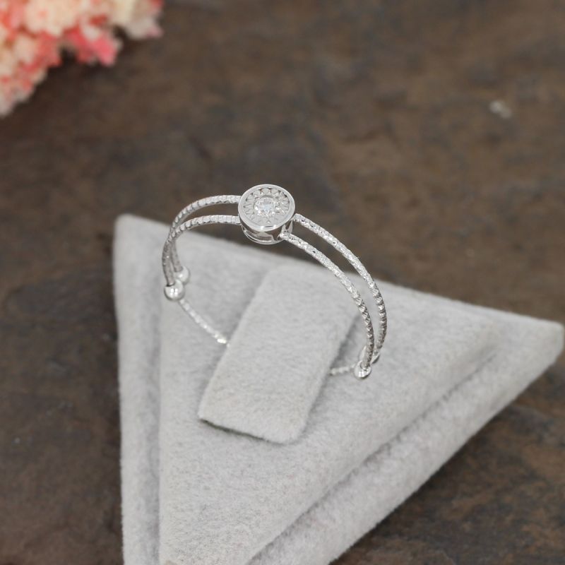 Wert 390 € Solitär Brillant Ring (0,02 carat) in 750er 18 K Weißgold variabel Gr. 46 - 61 - H183