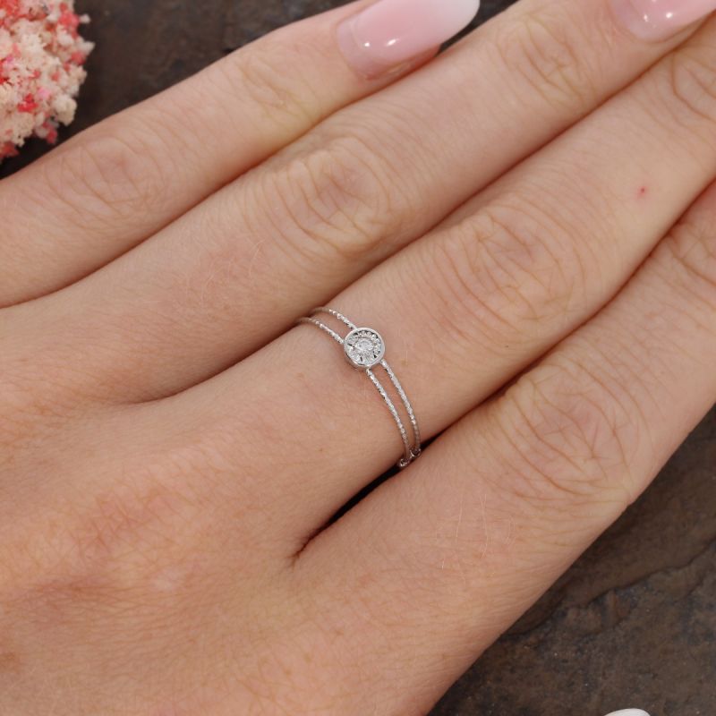 Wert 390 € Solitär Brillant Ring (0,02 carat) in 750er 18 K Weißgold variabel Gr. 46 - 61 - H183
