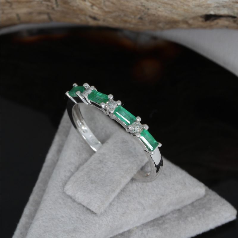 Wert 1150 € Brillant Smaragd Ring in 585er 14 K Weißgold - H491