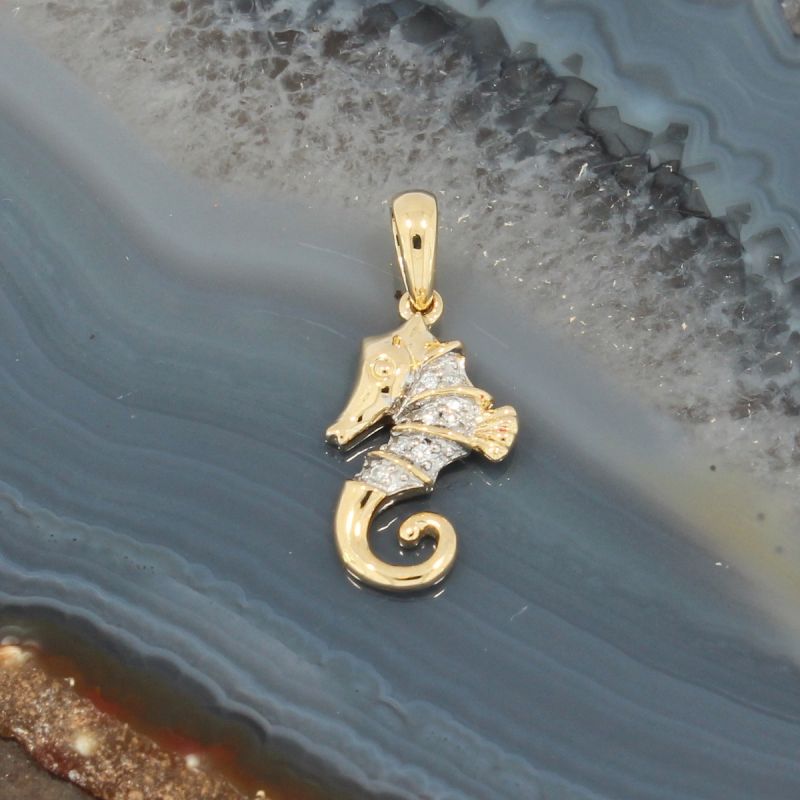Wert 490 € Brillant Seepferd Anhänger (0,04 carat) in 585er 14 K Gelbgold - H610