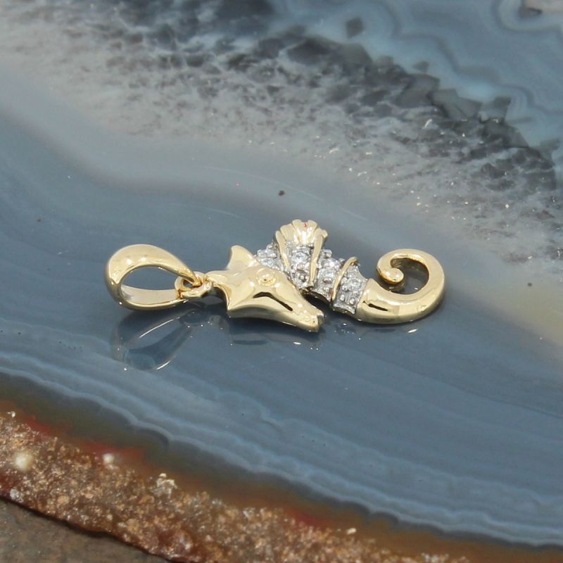 Wert 490 € Brillant Seepferd Anhänger (0,04 carat) in 585er 14 K Gelbgold - H610